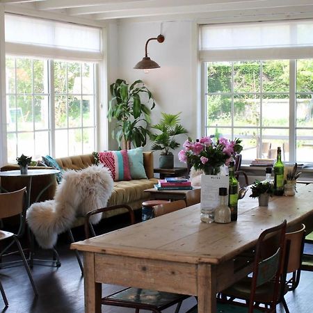 The Bliss Bed & Breakfast เรตรองเชอเมนต์ ภายนอก รูปภาพ