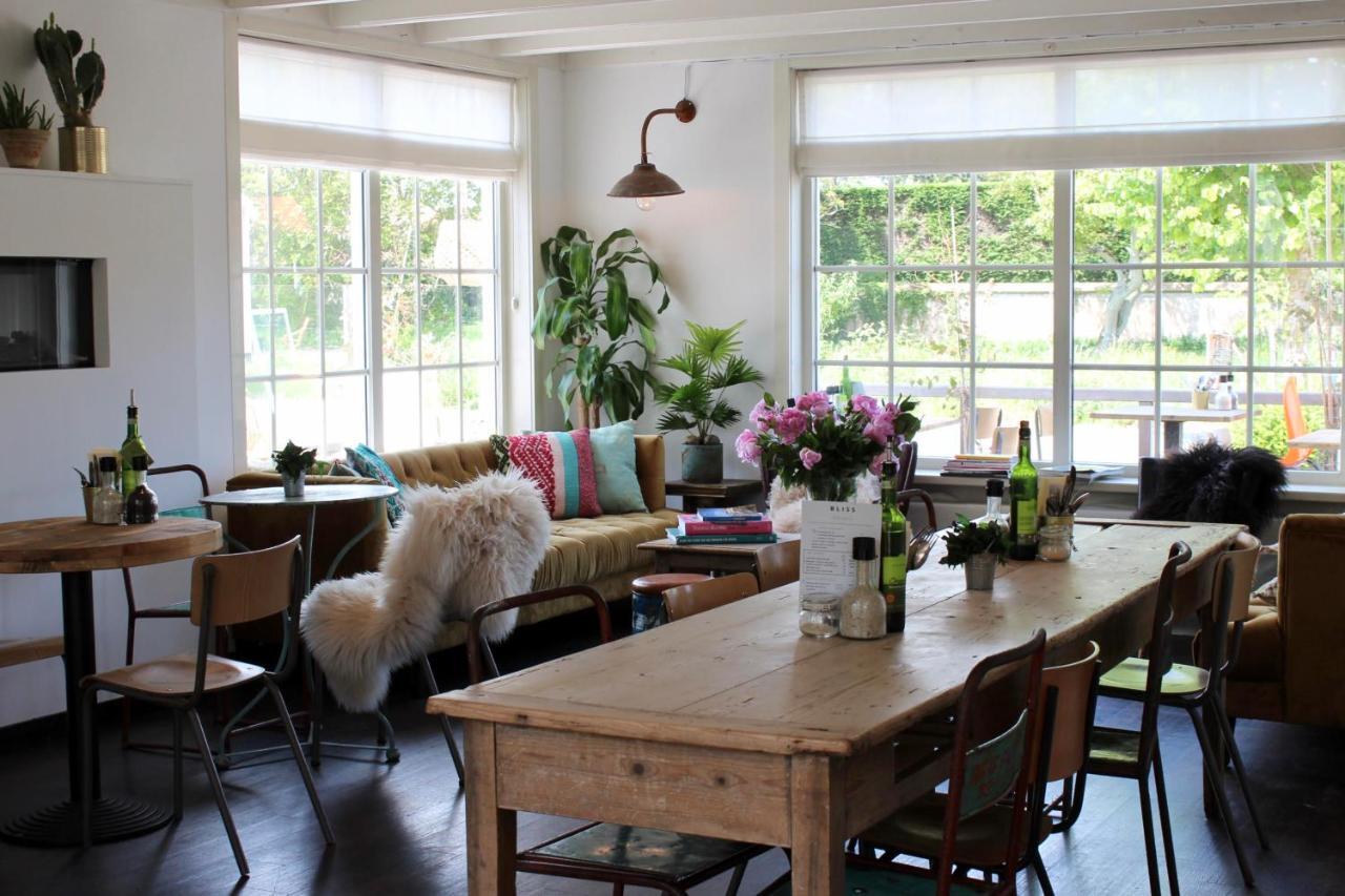 The Bliss Bed & Breakfast เรตรองเชอเมนต์ ภายนอก รูปภาพ